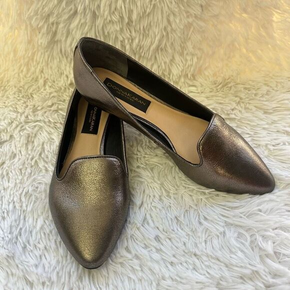 Donna Karan Metallic Pewter Leather SlipOn Loafers Almond Toe sz 8M Classic Chic - Picture 1 of 8